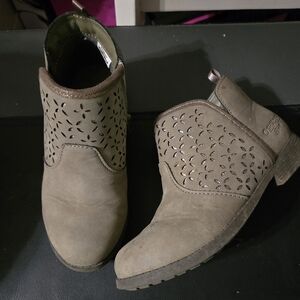 OshKosh B'gosh Taupe Perforated Kids Ankle Boots